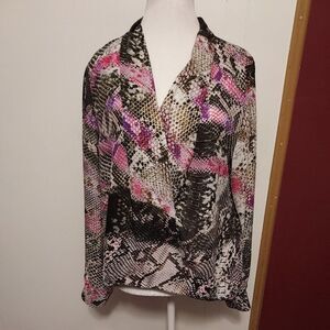 Quintessential  L VGC  23 inch arm pit to pit front length 23 1/2  back length 2